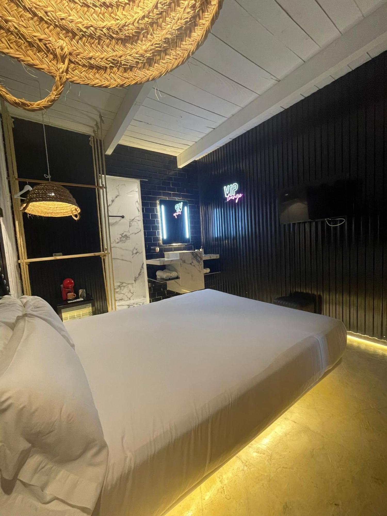 Paiise Hotels Sant Francesc de s'Estany Extérieur photo